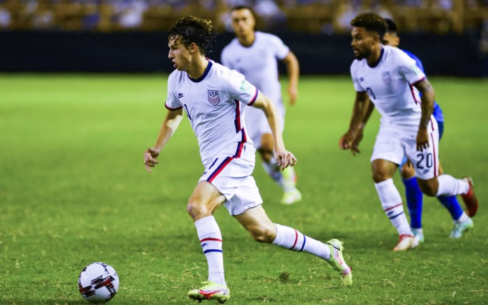 USMNT's Brenden Aaronson and Konrad de la Fuente